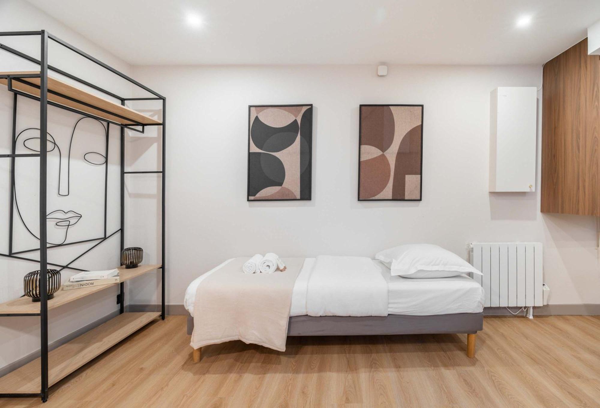 For 4 People Near Montparnasse Parijs